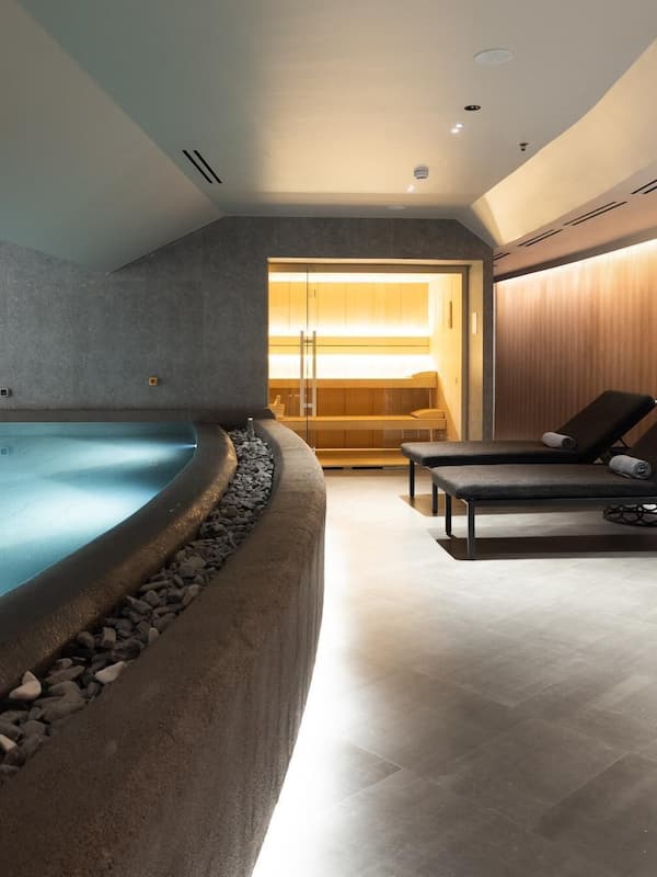 Couples treatment room(s), steam room, body treatments, body scrubs