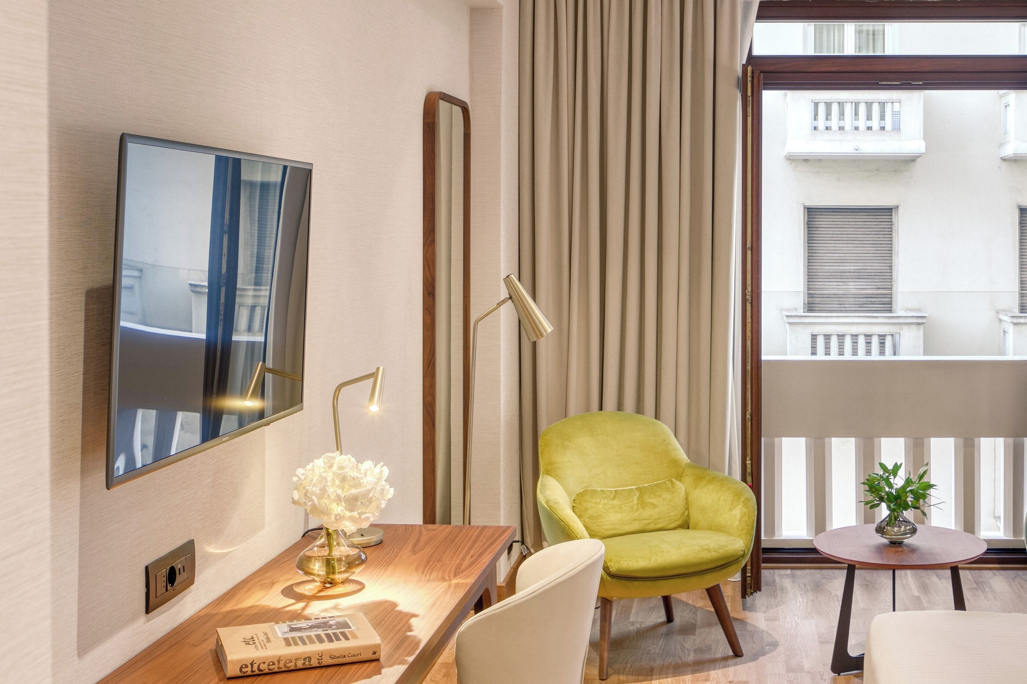 Superior Side View Double or Twin Room. | View from room