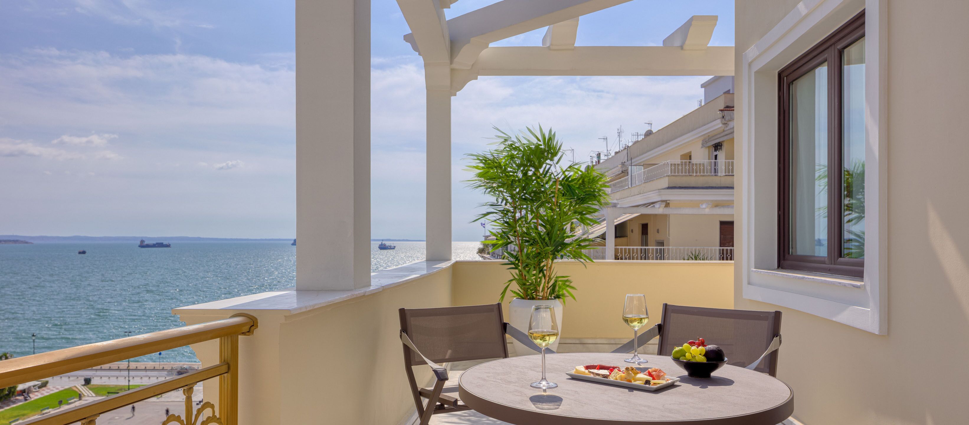 executive suite | balcony view