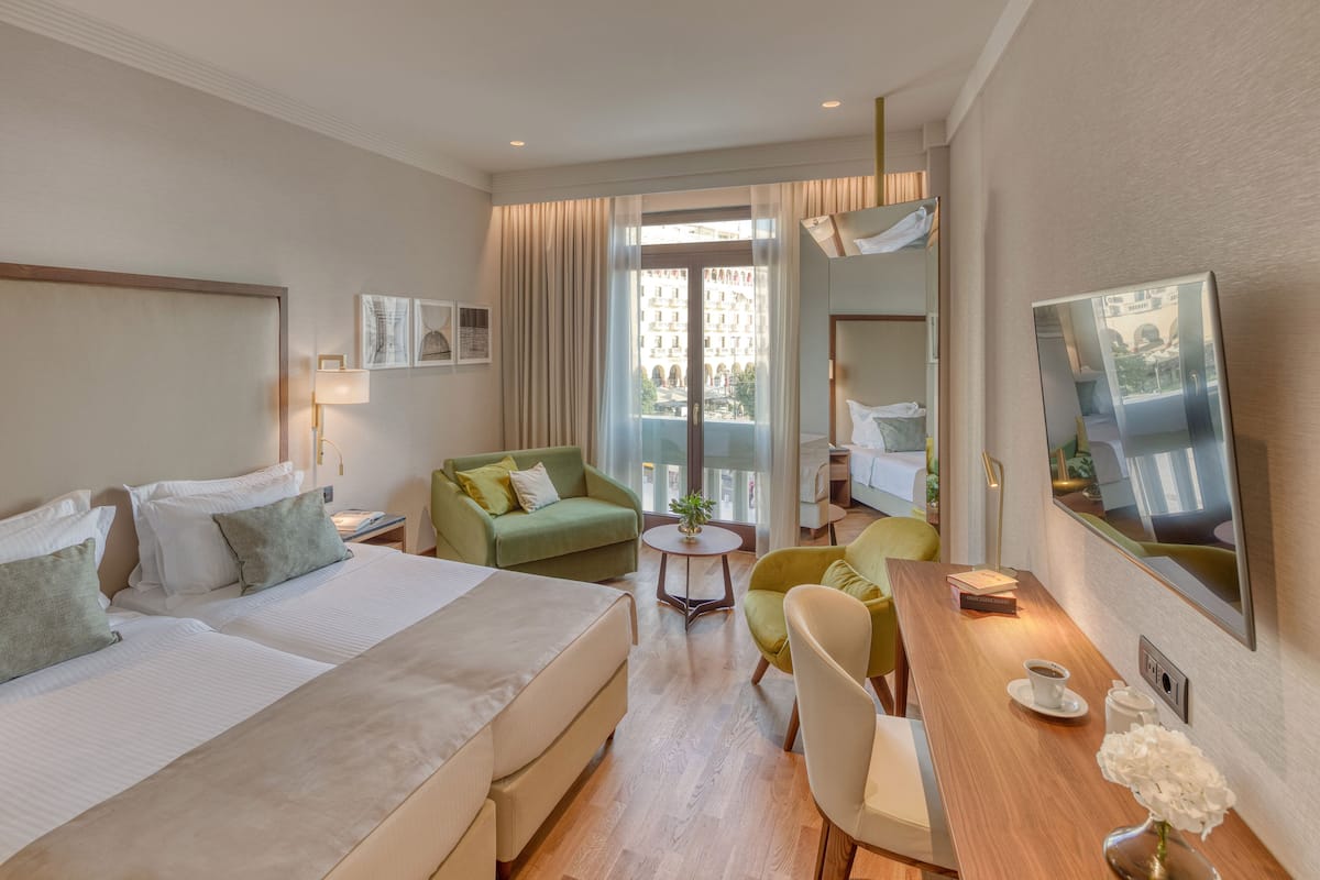 premium bedding, minibar, in-room safe, desk