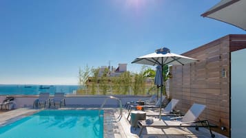 Indoor pool, seasonal outdoor pool