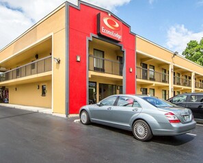 Exterior - Econo Lodge Knoxville North (Knoxville)