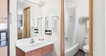 Econo Lodge Emporia
