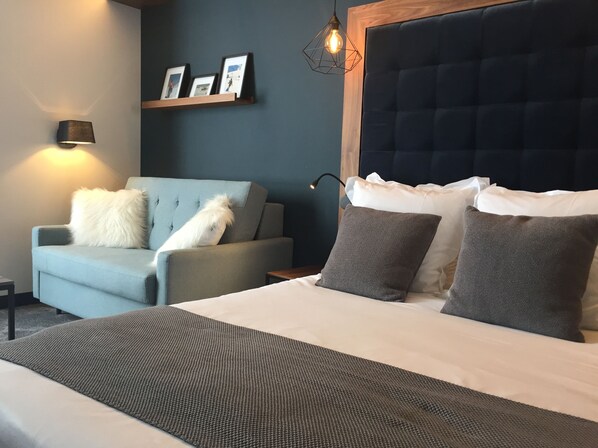 Premium bedding, pillowtop beds, in-room safe, desk - Hôtel Fahrenheit Seven Val Thorens (Les Belleville)