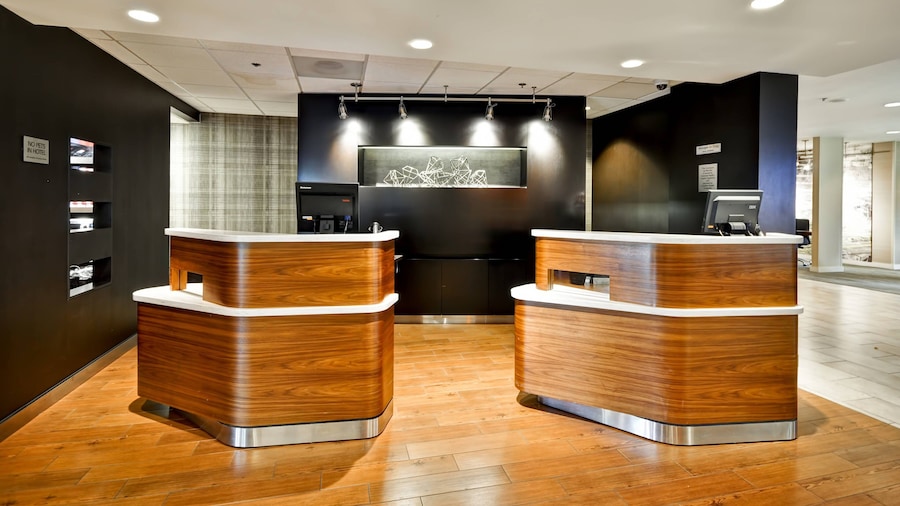 Courtyard by Marriott Dallas Medical/Market Center