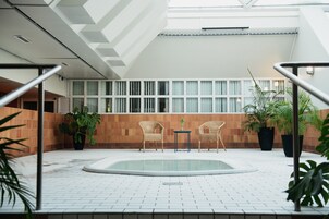 Bañera de hidromasaje cubierta