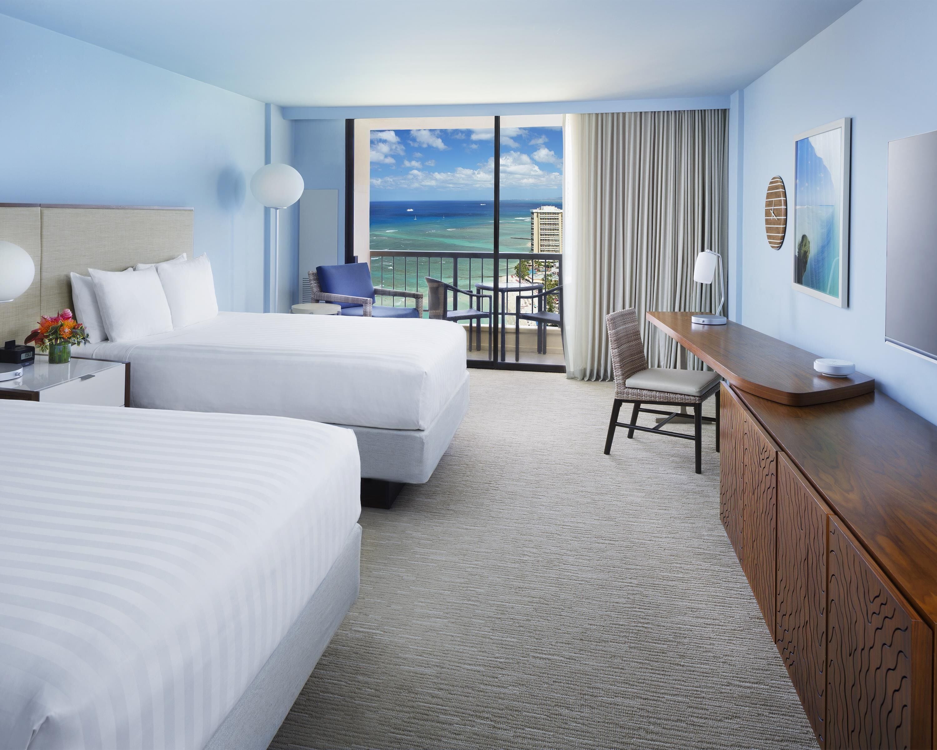 Premium bedding, in-room safe, desk, laptop workspace