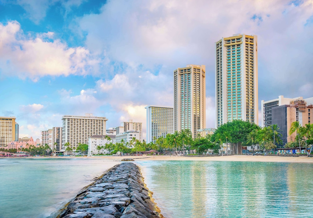 Hyatt Regency Waikiki Beach Resort and Spa by null