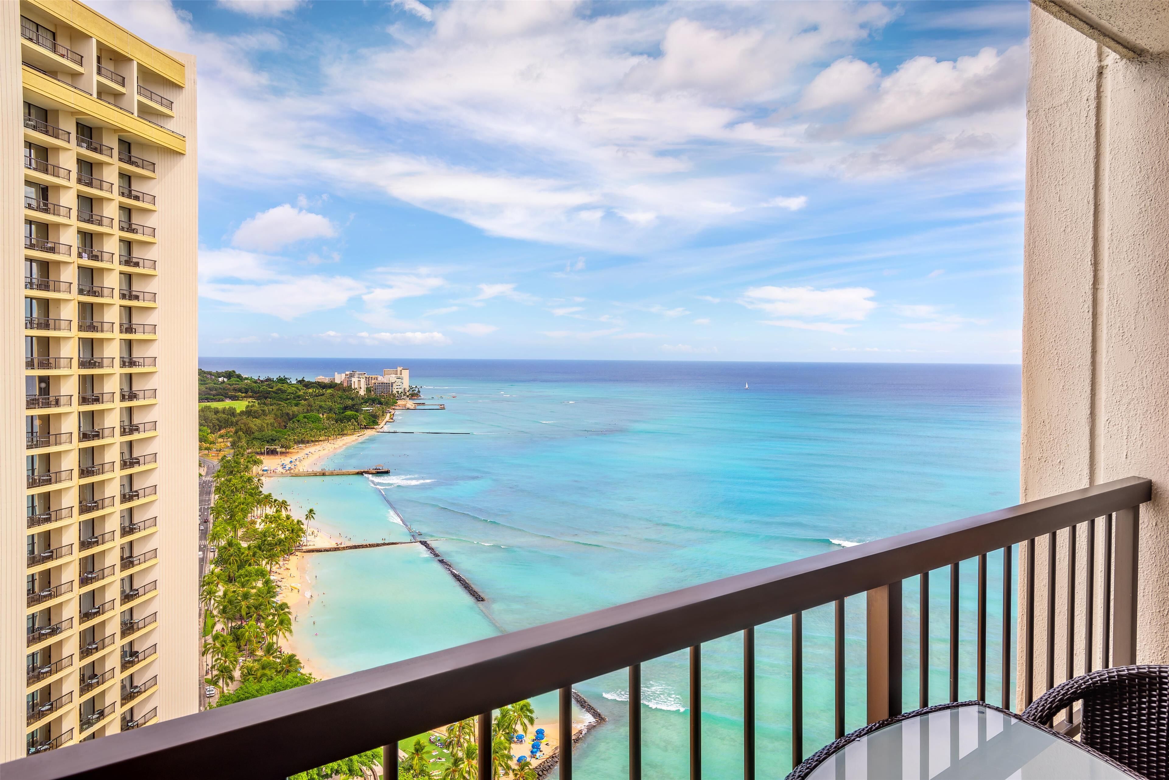 Hochwertige Bettwaren, Zimmersafe, Schreibtisch