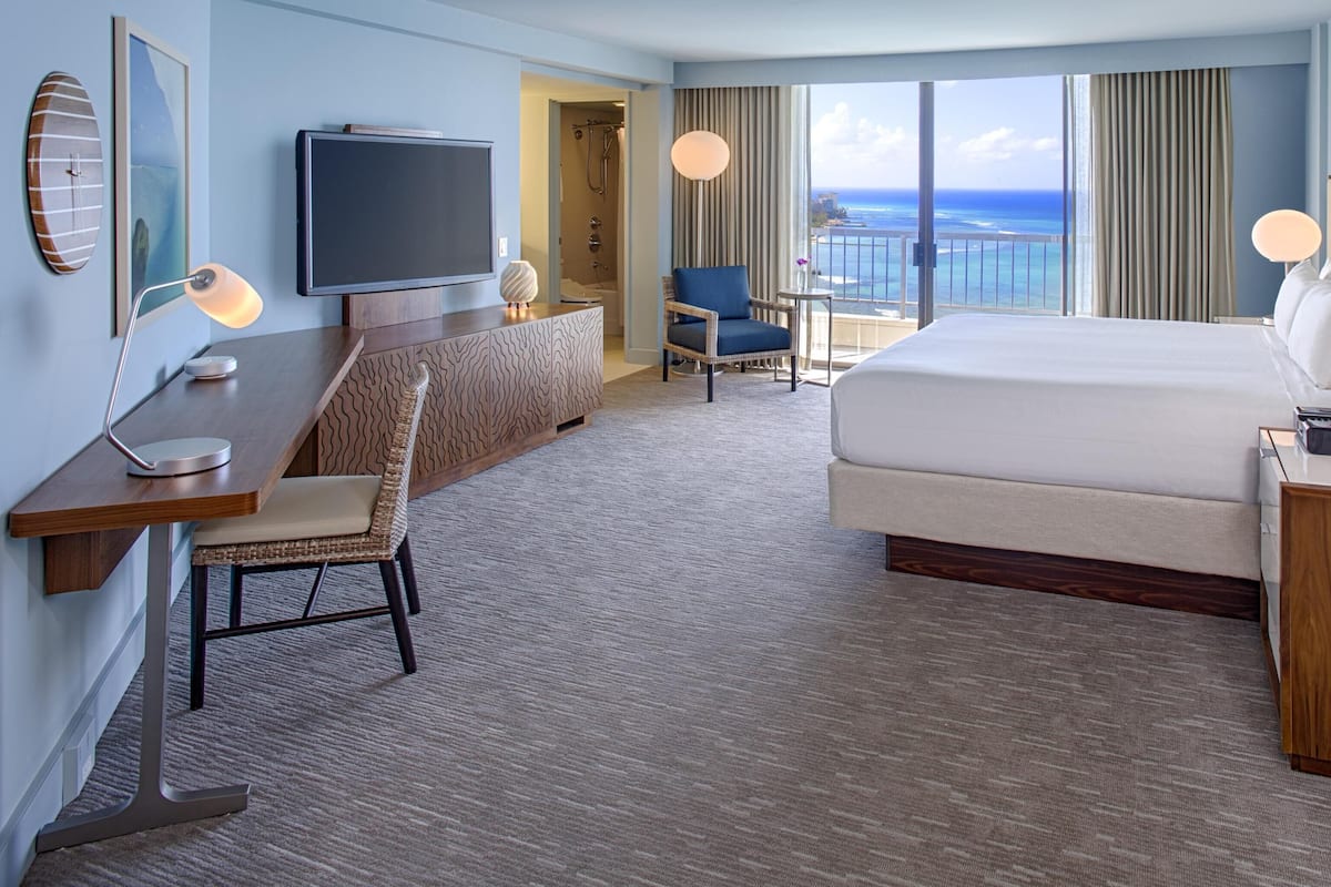 Room, 1 King Bed, Oceanfront | Premium bedding, in-room safe, desk, laptop workspace