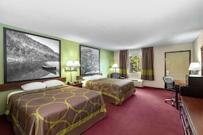 Huone, 2 keskisuurta parisänkyä, tupakointi kielletty | Tallelokero huoneessa, työpöytä, silitysrauta/-lauta, ilmainen Wi-Fi