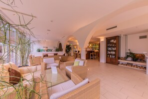 Body treatments, facials, massages - Schloss Weikersdorf (Baden)