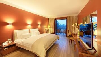 In-room safe, individually decorated, desk, laptop workspace