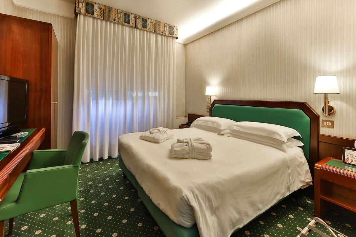 Down duvets, minibar, in-room safe, individually furnished