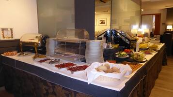 Daily buffet breakfast (EUR 16 per person)