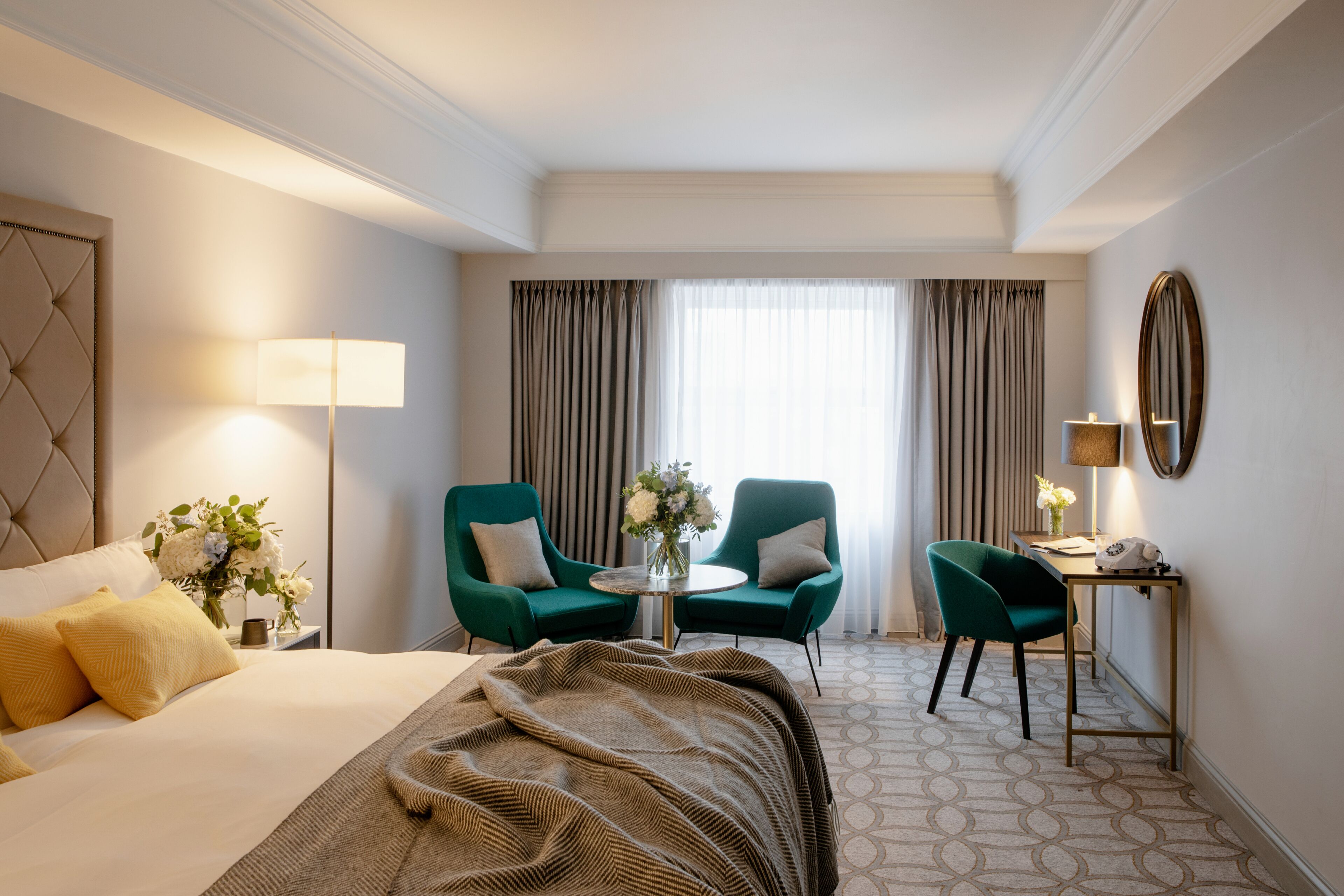 Kamar Eksekutif, 1 Tempat Tidur King | Seprai premium, brankas, didekorasi berbeda-beda, dan meja kerja