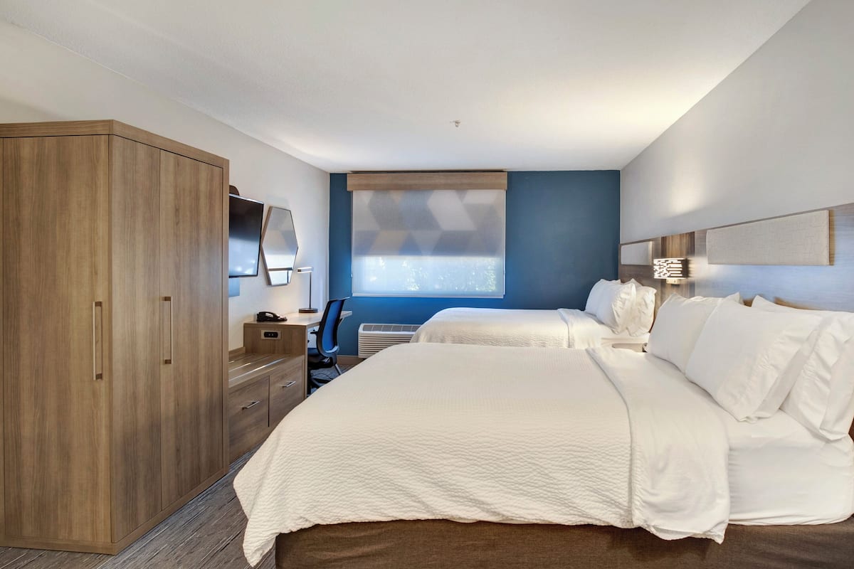 Premium bedding, pillow-top beds, in-room safe, desk