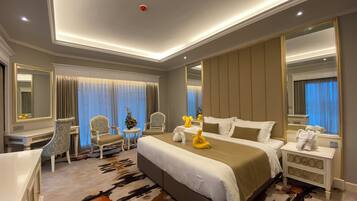 Bar mini, peti besi dalam bilik, meja, seterika/papan seterika