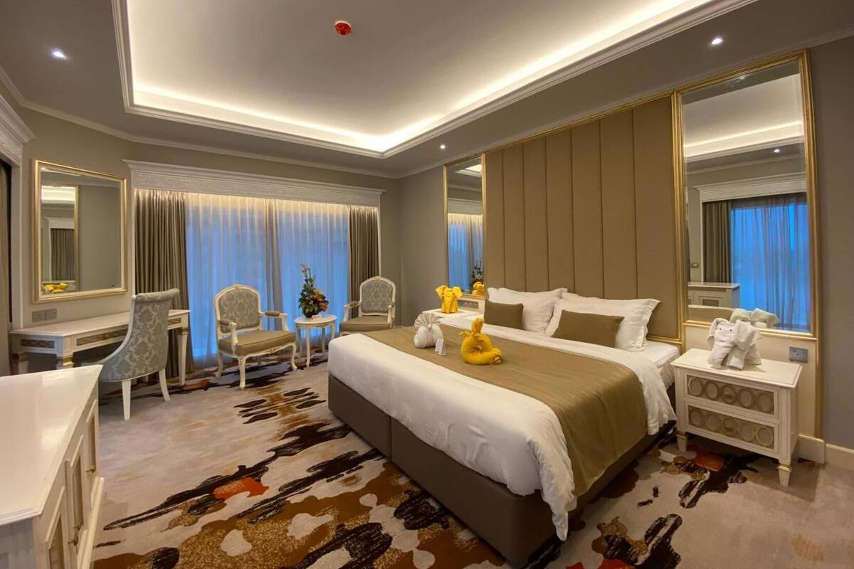 Minibar, két bảo mật tại phòng, bàn, bàn ủi/dụng cụ ủi quần áo 