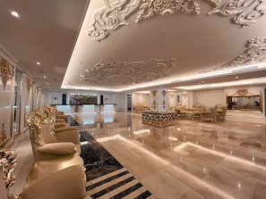 Lobby-lounge