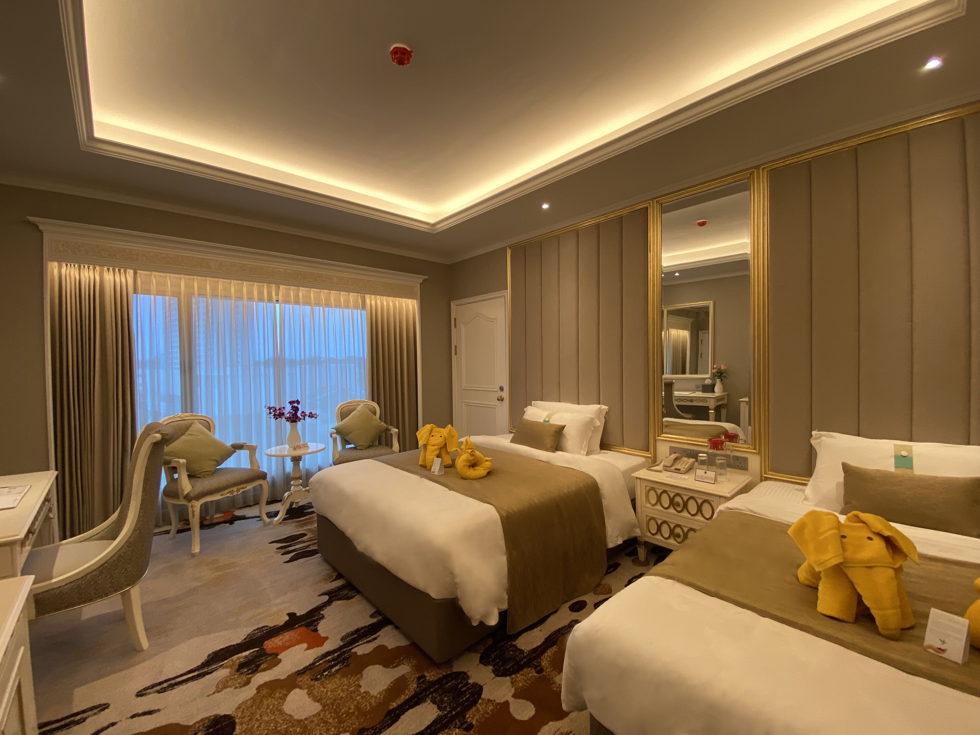 premium twin | minibar, in-room safe, desk, iron/ironing board