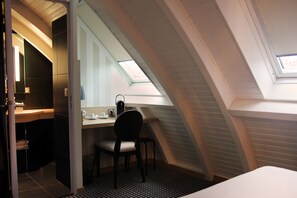 Classic Room, 1 Twin Bed, Non Smoking | Room amenity - Best Western Hotel Opéra Drouot (Paris)