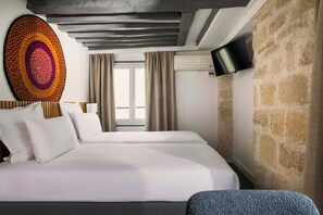 Habitación con 2 camas individuales | Sistema de insonorización, tabla de planchar con plancha, wifi gratis