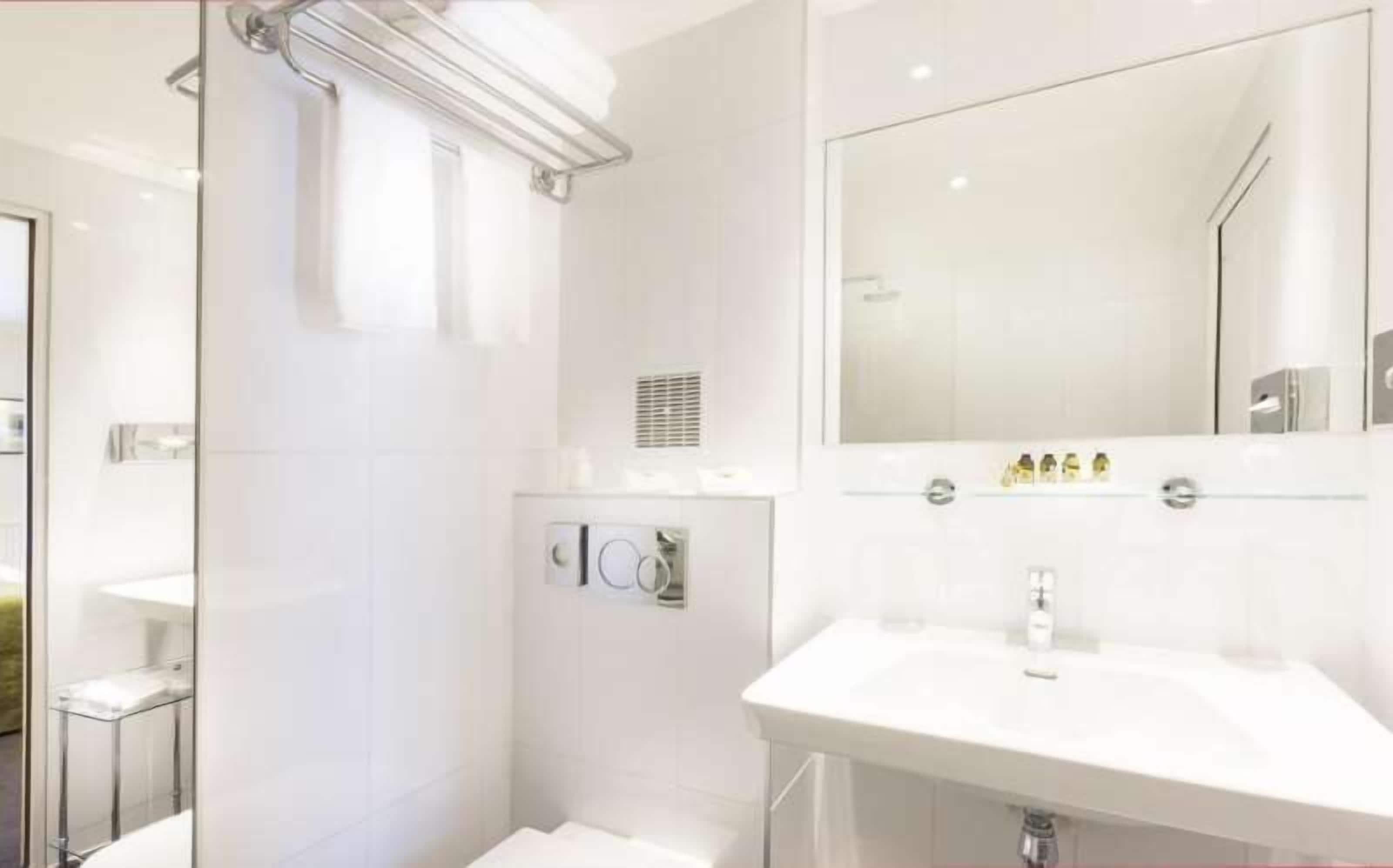 minibar, in-room safe, desk, soundproofing