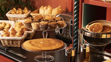 Daily buffet breakfast for a fee
