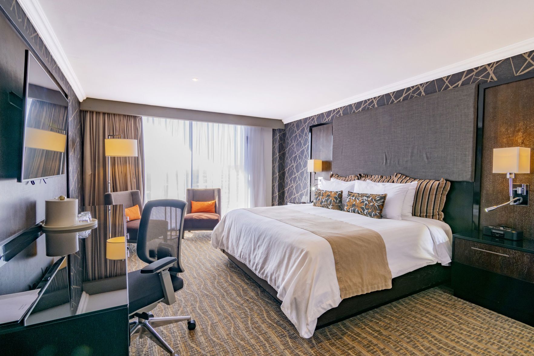 Premium bedding, in-room safe, desk, blackout drapes
