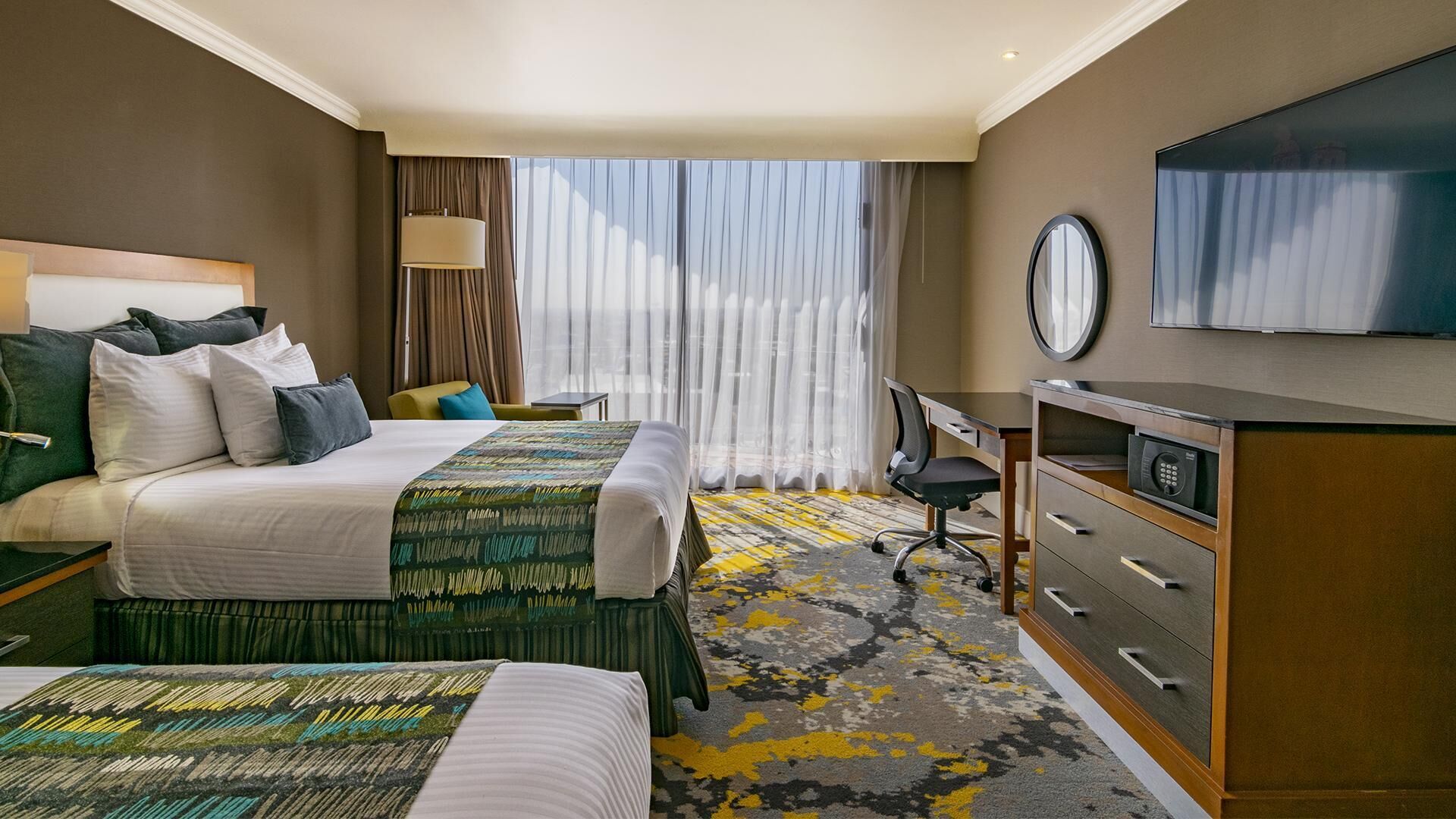 Premium bedding, in-room safe, desk, blackout drapes