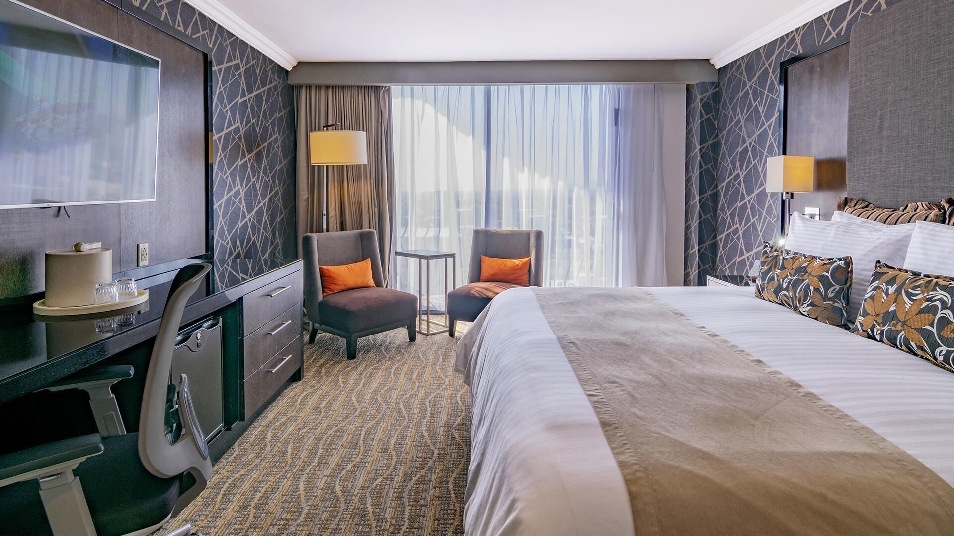 Premium bedding, in-room safe, desk, blackout drapes