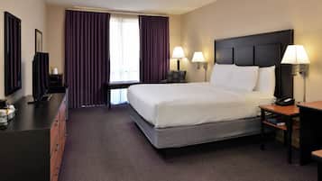 Standard Room, 1 King Bed, Non Smoking | In-room safe, iron/ironing board, free WiFi, bed sheets