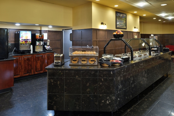 Desayuno buffet todos los días (USD 11.72 por persona)