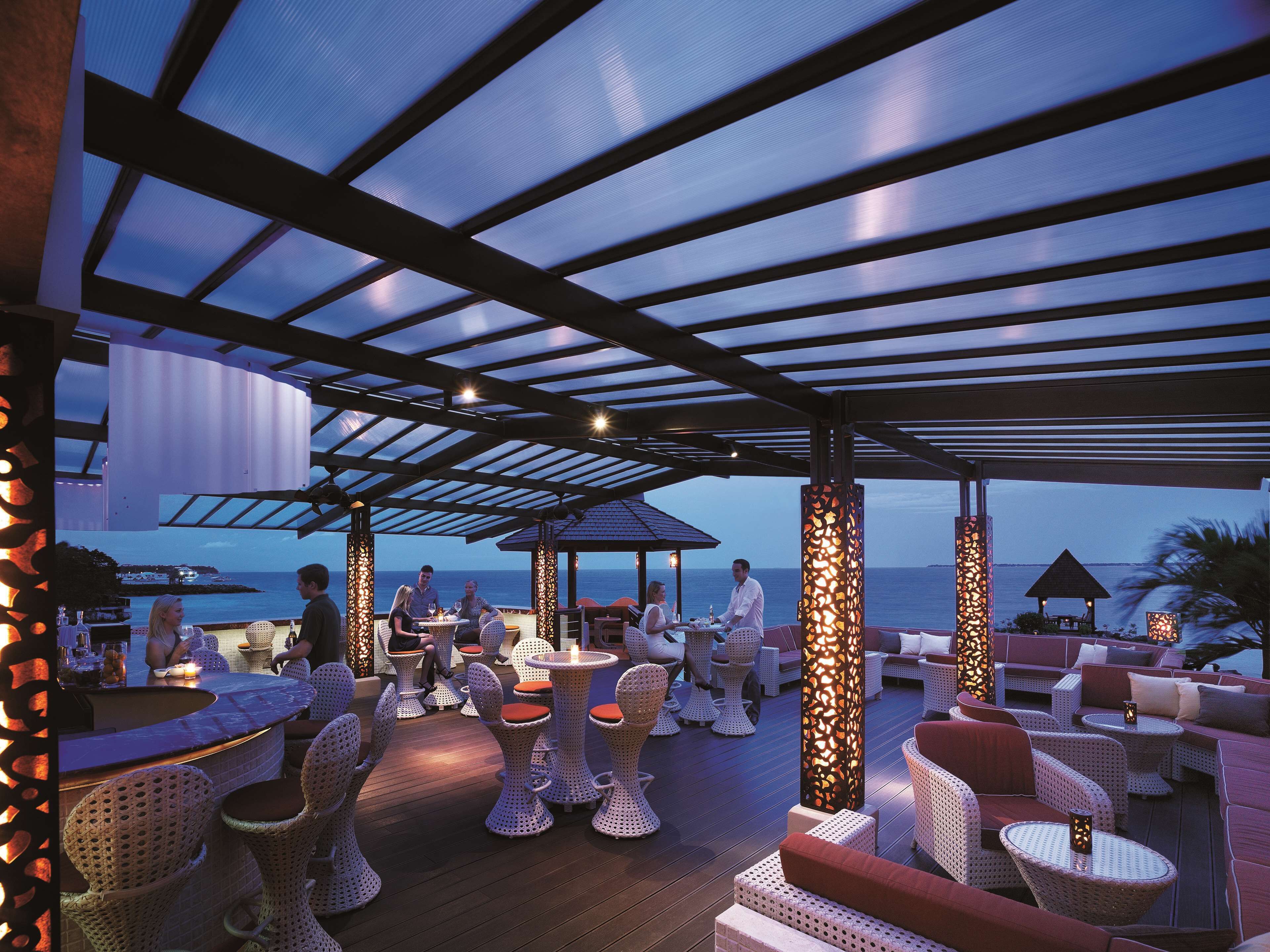 5 restaurants, breakfast served