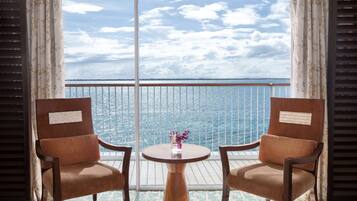 Minibar, in-room safe, desk, blackout curtains