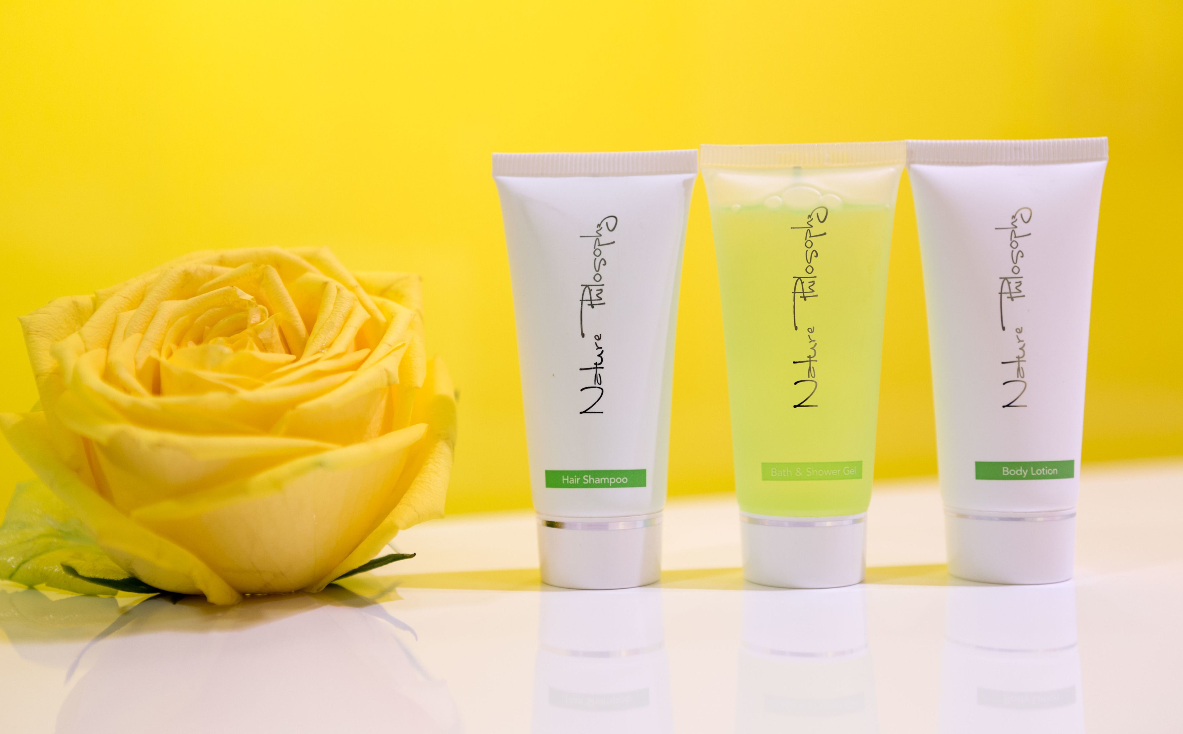 rainfall showerhead, free toiletries, hair dryer, towels