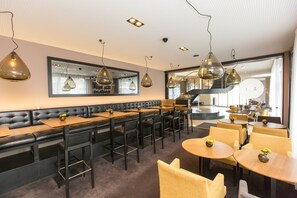 Cafe - Hotel Golf Prague (Prague)