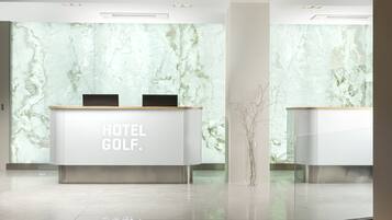 ฝ่ายต้อนรับ