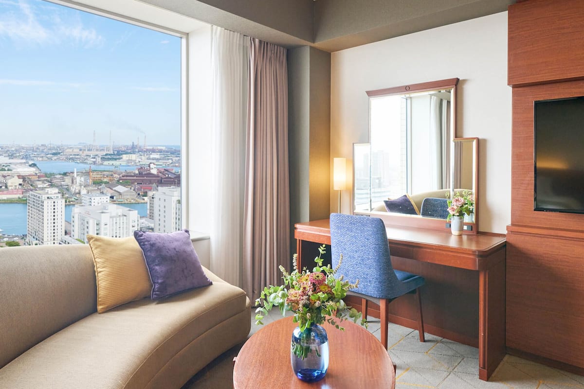 1 bedroom, down duvets, minibar, in-room safe