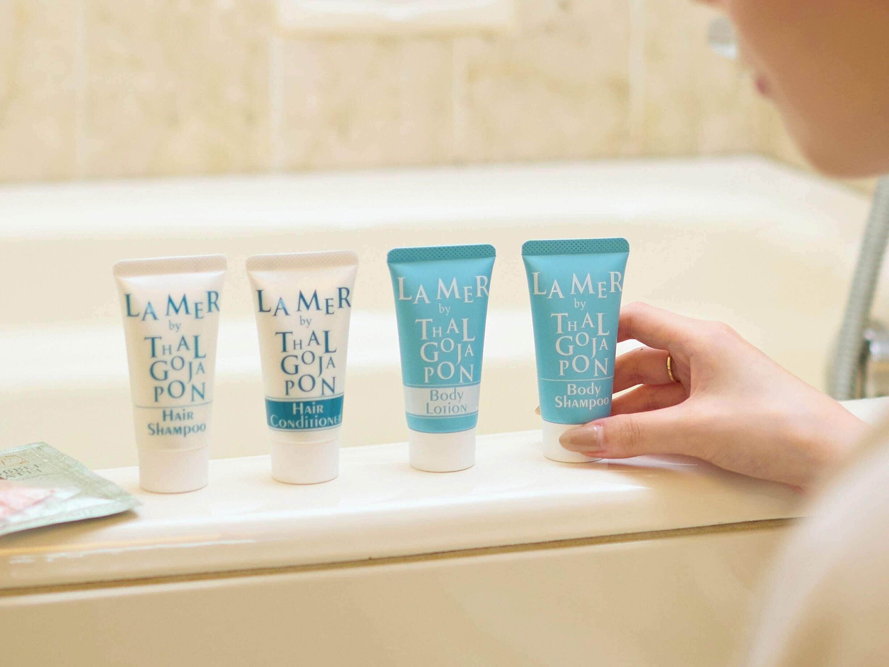 combined shower/bathtub, free toiletries, hair dryer, bathrobes