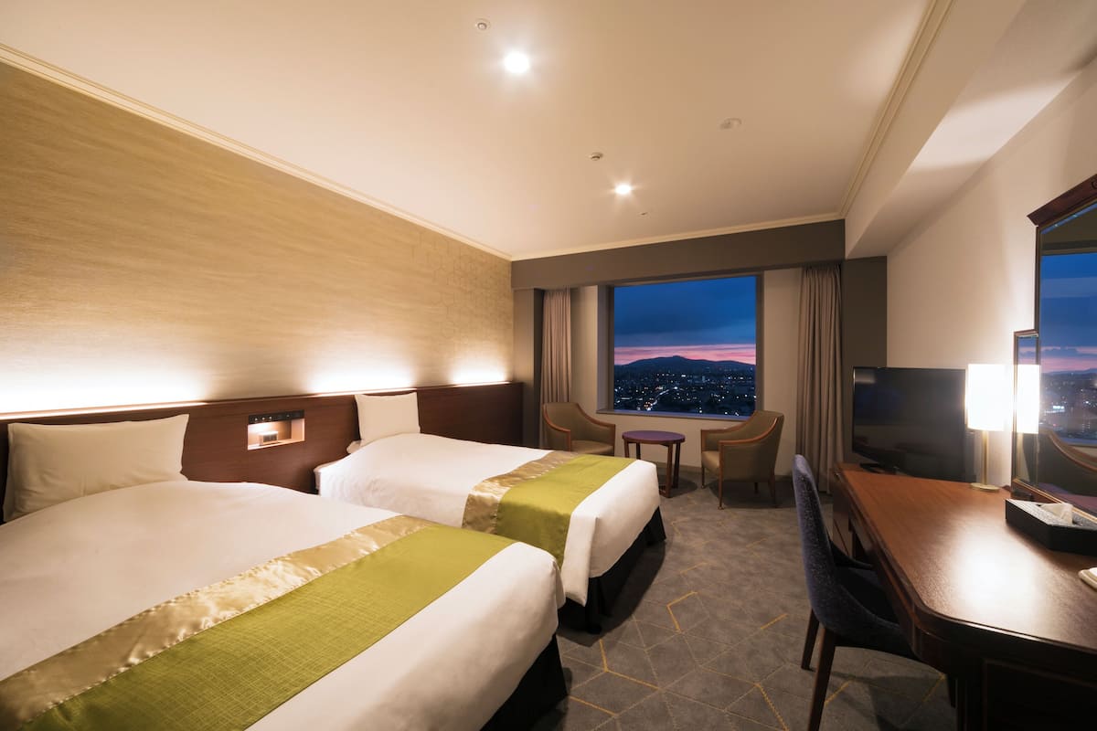 Superior Twin Room with 90min All You Can Drink Highball, Non Smoking | Down duvets, in-room safe, blackout curtains, iron/ironing board