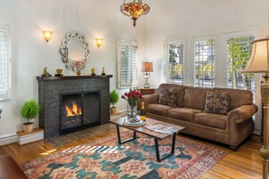 Santa barbara casita | Living area | 32-inch flat-screen TV with cable channels, TV