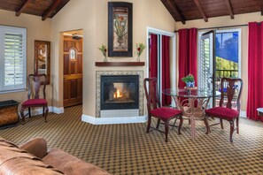 Santa Rosa Casita | In-room safe, individually decorated, individually furnished, desk - The Eagle Inn (Santa Barbara)
