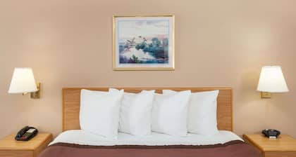 Days Inn by Wyndham Charleston