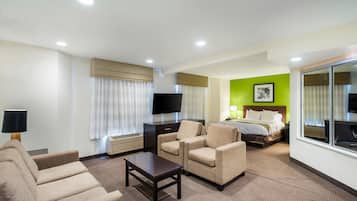 Suite, 1 Queen-Bett, Nichtraucher | Zimmersafe, Bügeleisen/Bügelbrett, kostenloses WLAN, Bettwäsche