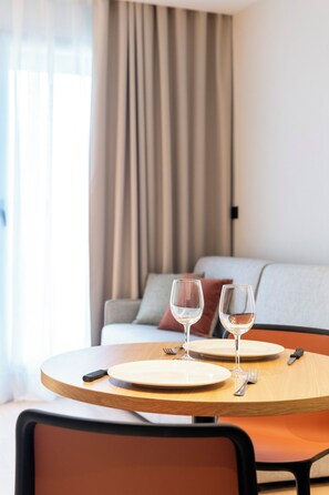 Suíte superior, cozinha americana | Roupas de cama premium