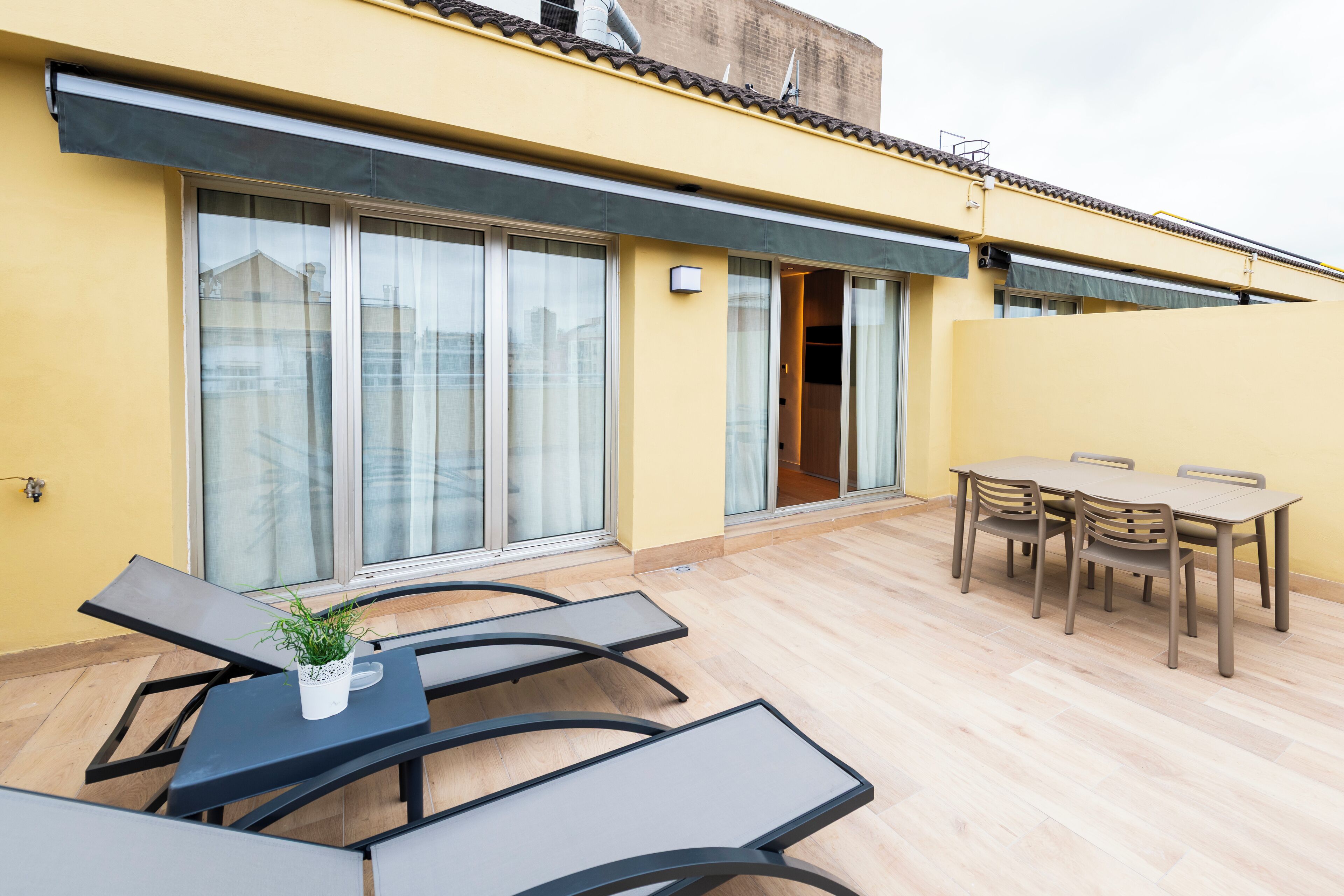 Apartamentos Atenea Calabria Barcelona Aparthotel Atenea Calabria Apartamentos Atenea Calabria Barcelona Aparthotel Atenea Calabria