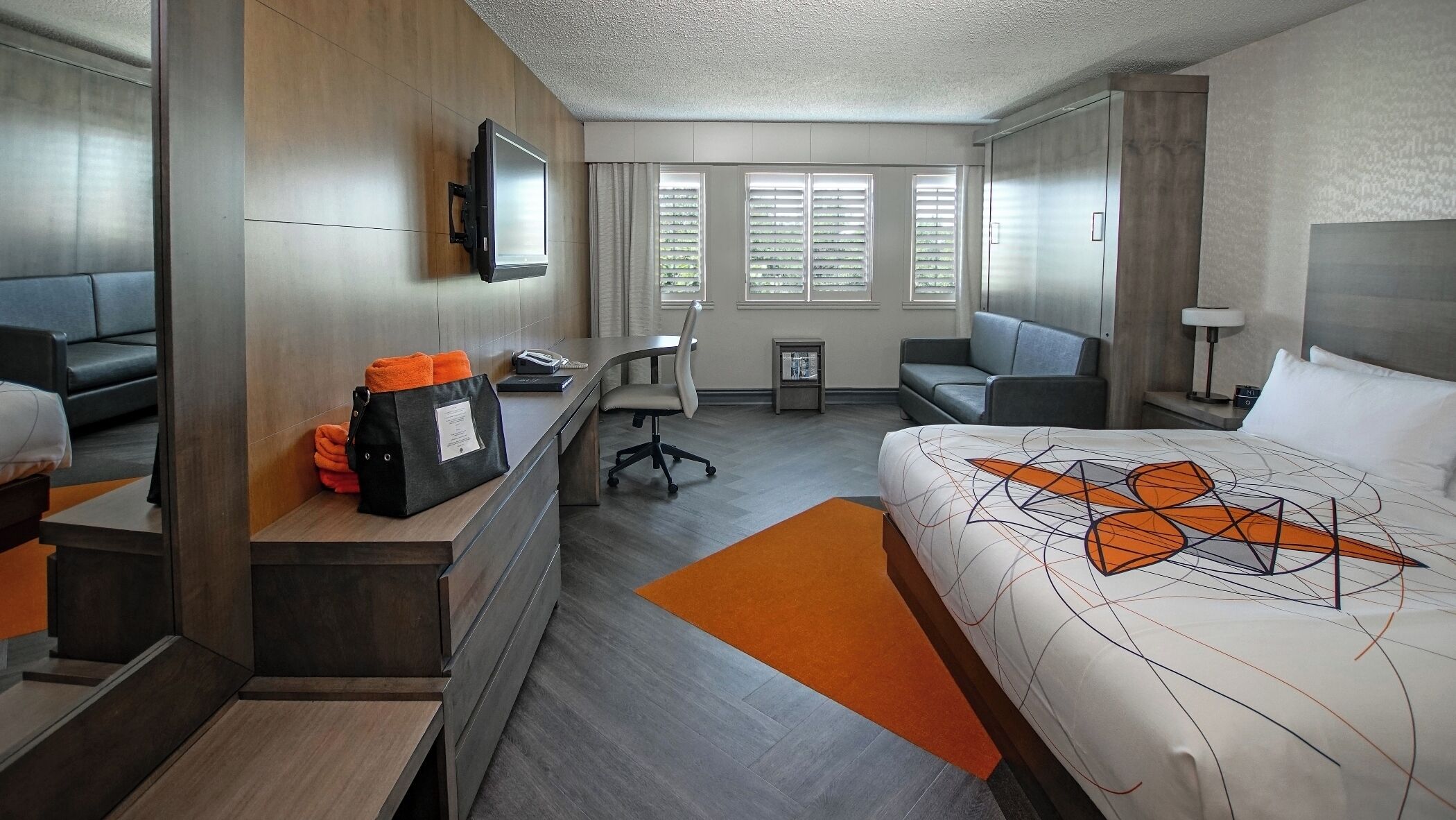 Prestige Room, 1 King Bed and 1 Queen Murphy Bed