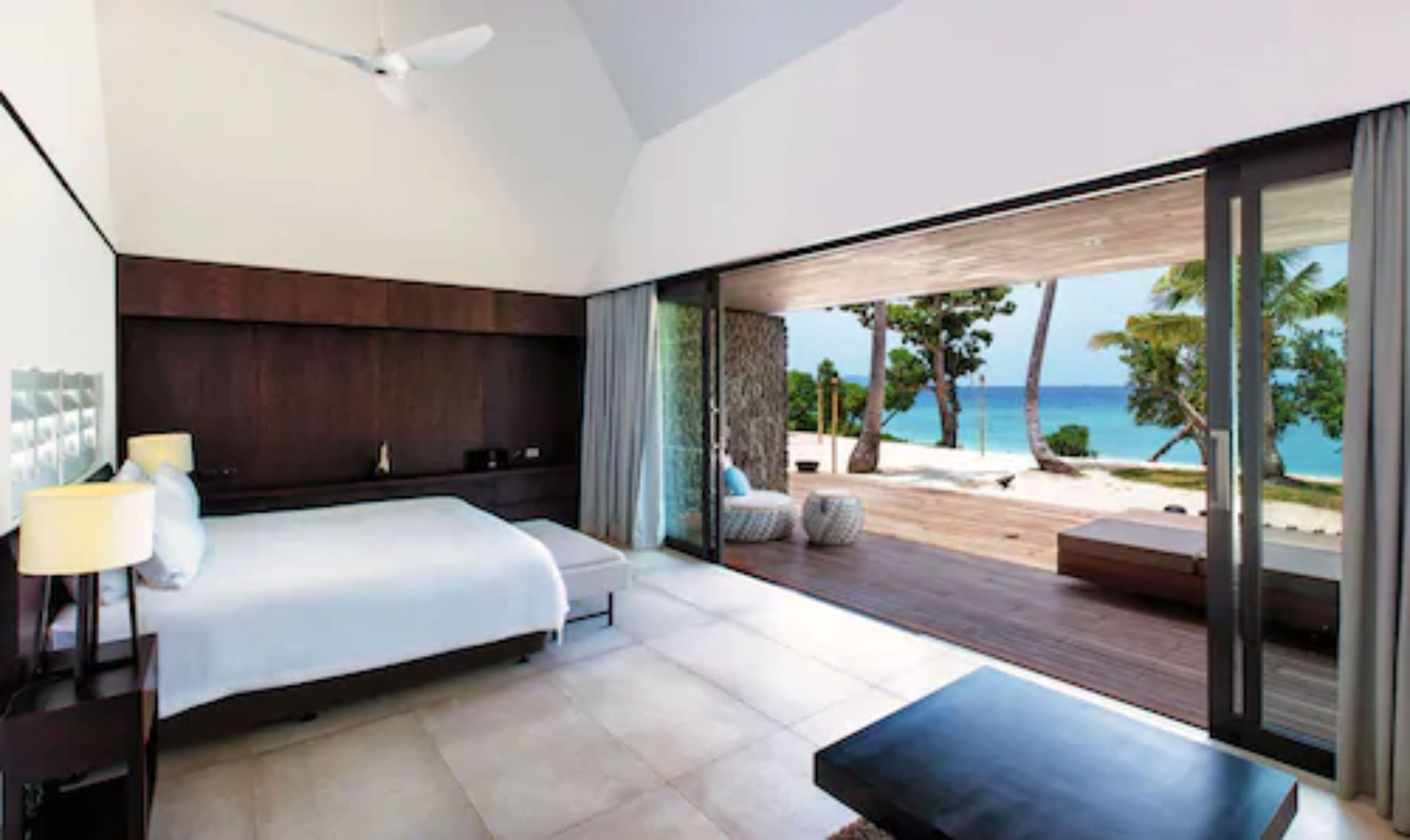 Villa de lujo, 4 habitaciones, vista a la playa, frente al mar | Ropa de cama de alta calidad y artículos del minibar gratis 